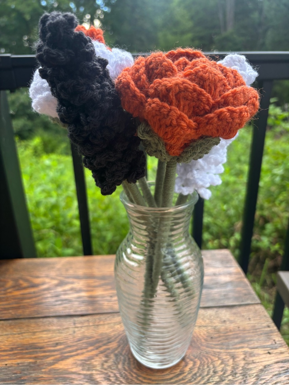 6 Crochet Flowers - Picture 4 of 6